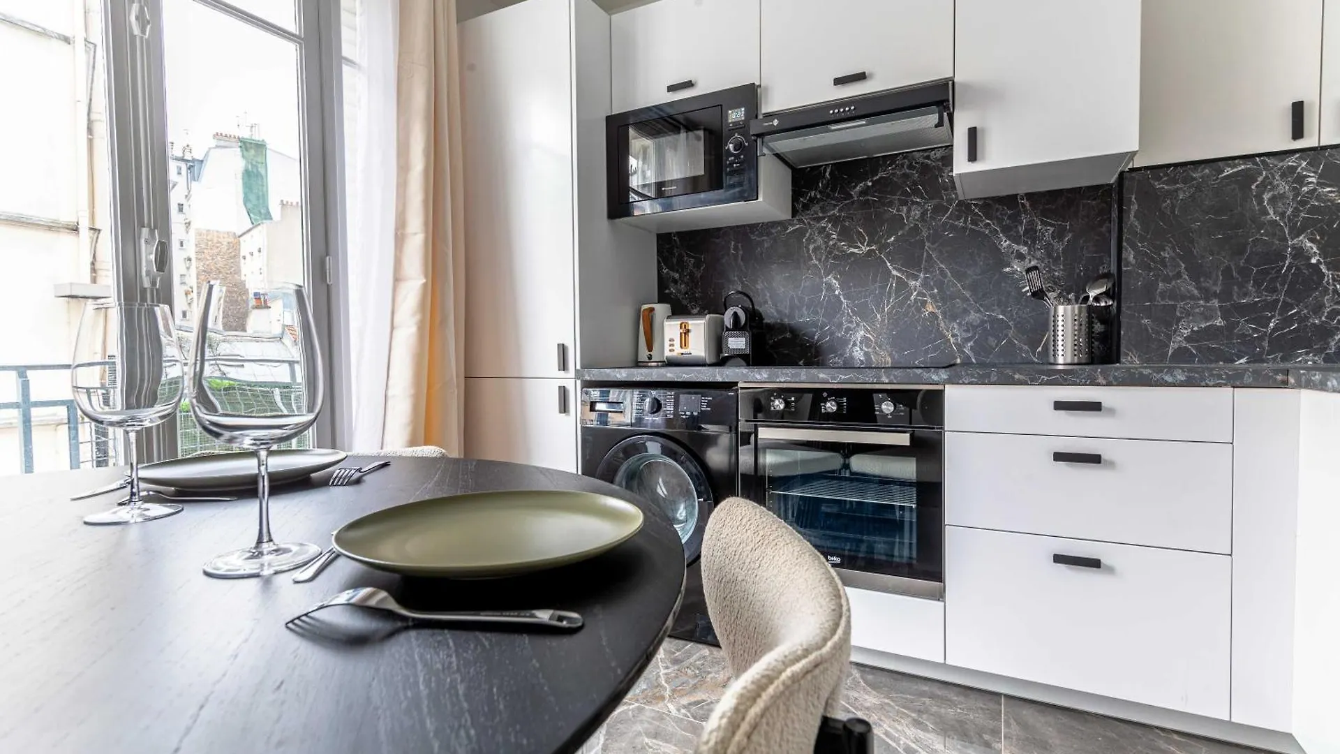 Bright & Charming Apartment - 1Br-4P - Montmartre Paris France